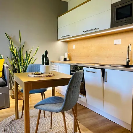 Myslbekova 16 Apartment